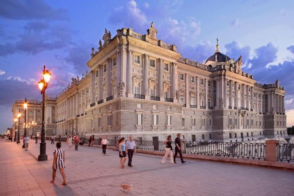 Apartamento Con Patio En Madrid Centro Exteriör bild